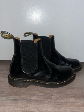 Dr. Martens - Chelsea Boots with Yellow Stitching